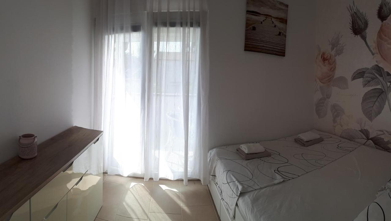Apartman Raus Sabunike Privlaka  Buitenkant foto